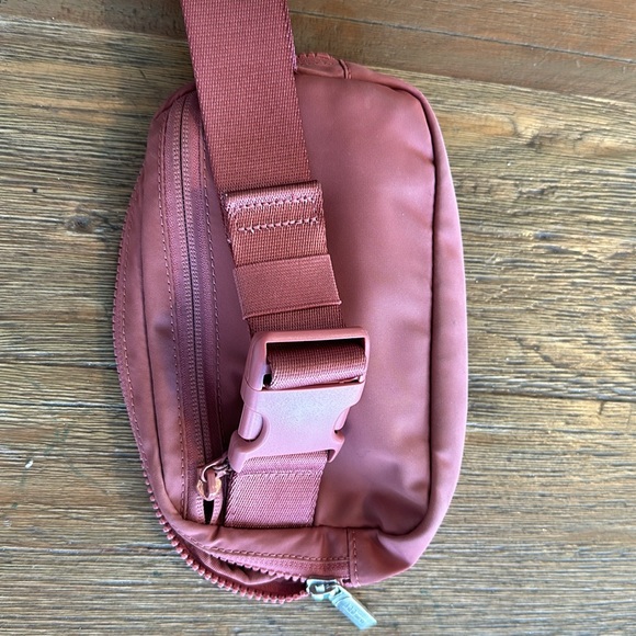 Pastel Pink Lululemon belt bag - Picture 5 of 5